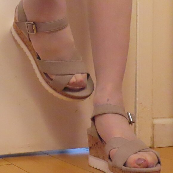 Bata Grey n White Platform Clogs, size 8 - Picture 5 of 7